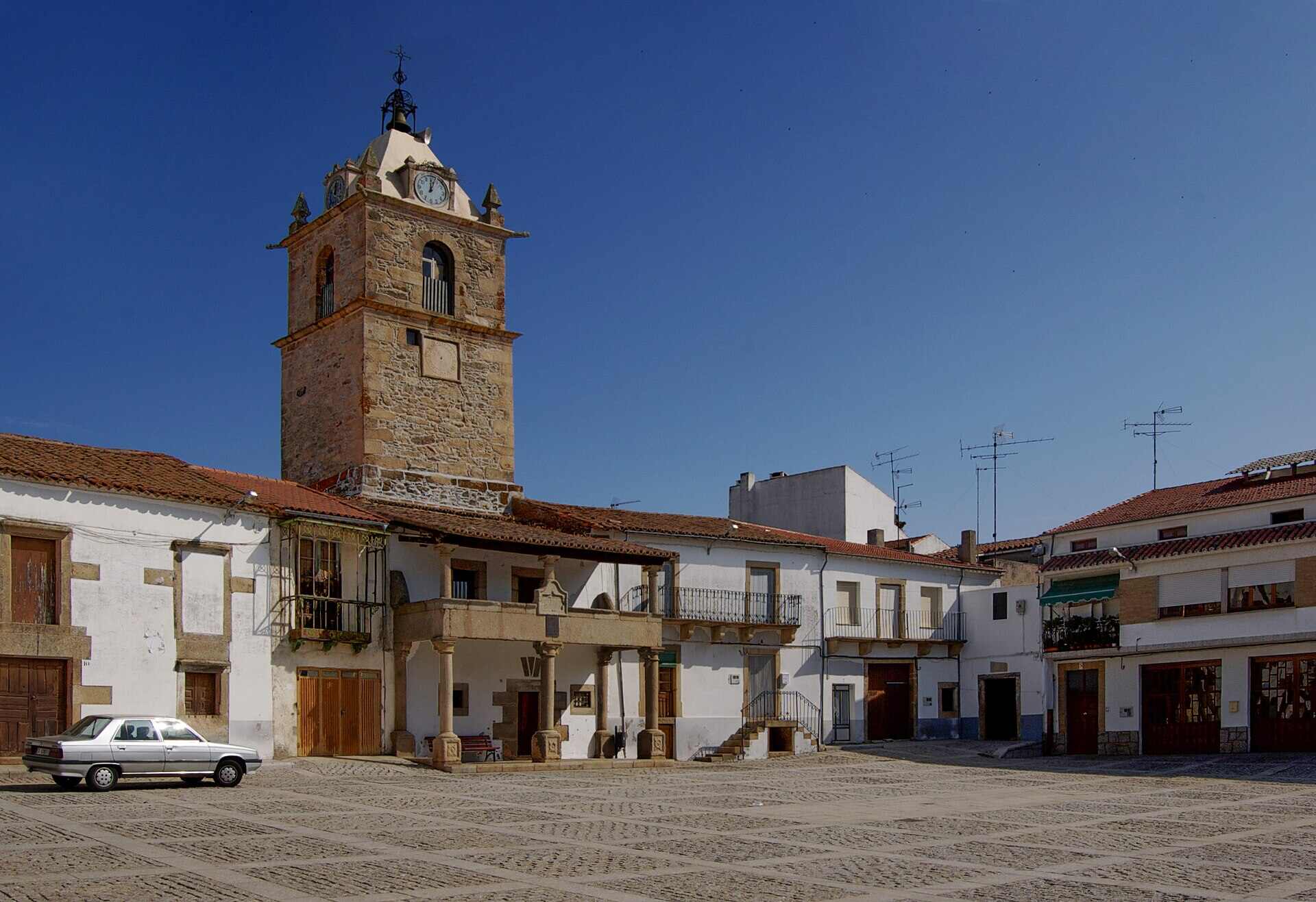 Municipio de Salamanca vivienda en Lumbrales y su plaza mayor